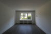 Renovierte 4,5-Zimmer-Maisonettewohnung mit eigenem Garten und Sauna parallel zur Dorfstraße! - Wohn- und Esszimmer Ansicht 2