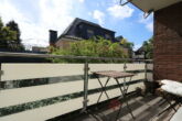 Renovierte 2-Zimmer-Wohnung mit Südbalkon und Einzelgarage in direkter Lage zur Dorfstraße! - Balkon in Süd Ausrichtung