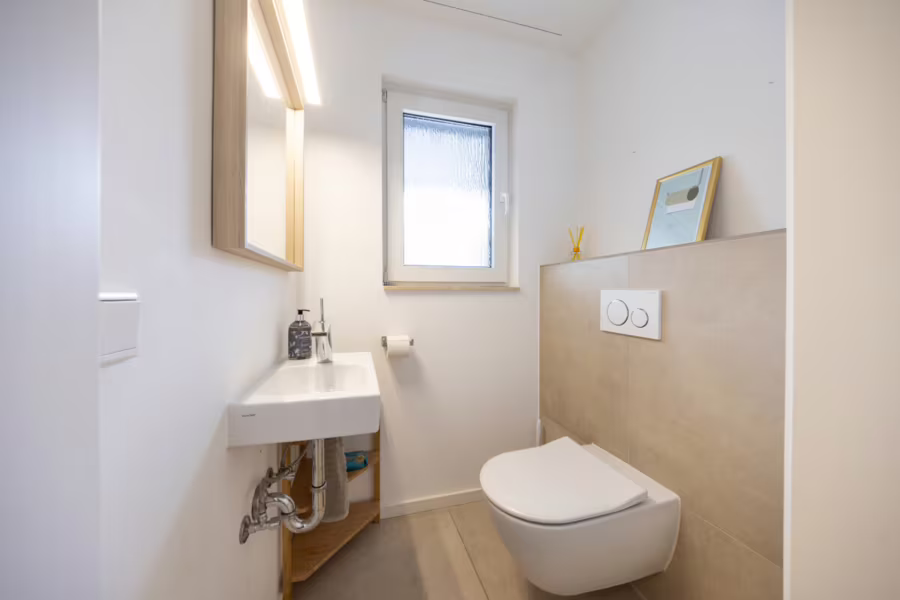 Stilvoll modernisiertes Reihenendhaus im Herzen von Meerbusch-Büderich - Gäste-WC (195657)