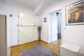 3-Zimmer-Maisonettewohnung mit Balkon in Süd-Westausrichtung und Einbauküche in Meerbusch-Büderich - Diele