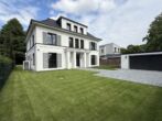Erstbezug! Einzigartige Neubau Villa mit Aufzug im Villenviertel Alt-Meererbusch - 11_Aussenansicht