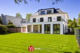 Erstbezug! Einzigartige Neubau Villa mit Aufzug im Villenviertel Alt-Meererbusch - Rückansicht