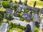 Vollvermietetes Immobilien-Ensemble mit großem Garagenhof in absoluter Top-Wohnlage von MB-Büderich - Drohnenansicht Gesamtkomplex