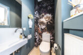 Luxuriöses Einfamilienhaus mit Einbauküche und Wellnessbereich in exklusiver Lage von Meerbusch-Strümp! - Gäste-WC