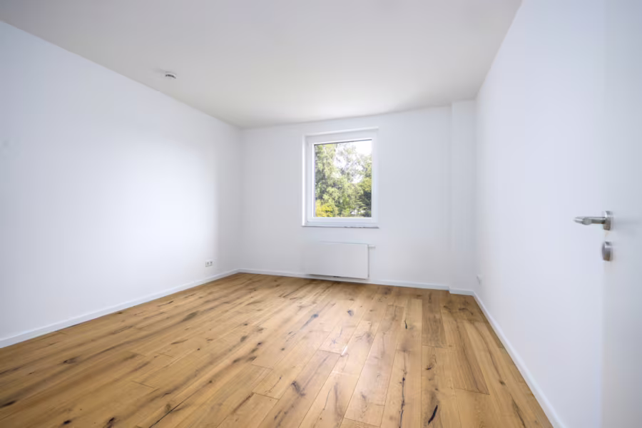 Erstbezug nach umfassender Sanierung – moderne 3-Zimmer-Wohnung mit Balkon - Schlafzimmer (193597)