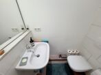 Moderne 3-Zimmer-Wohnung mit Balkon und Carport in gefragter Lage von Düsseldorf - Gäste WC