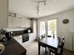 Moderne 3-Zimmer-Wohnung mit Balkon und Carport in gefragter Lage von Düsseldorf - Wohnküche