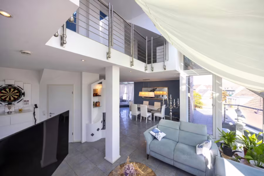 Etwas ganz Besonderes! Großzügige Penthouse-Maisonettewohnung mit umlaufender Dachterrasse - weitere Ansicht (196086)