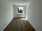 Modernisierte 3-Zimmer-Wohnung mit Loggia in Süd-West Ausrichtung in begehrter Lage von Büderich! - Schlafzimmer 1/  Büro