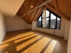 Provisionsfrei für den Mieter! Repräsentatives Büro auf zwei Ebenen im Dachgeschoss mit Empore - Büro zum Innenhof