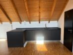 Provisionsfrei für den Mieter! Repräsentatives Büro auf zwei Ebenen im Dachgeschoss mit Empore - Empore Küche vom Vormieter Abstandszahlung erforderlich
