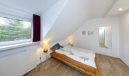 Rarität! Aufgeteiltes 5-Parteienhaus im Lotharviertel in D-Niederkassel - Wohnung E Schlafzimmer
