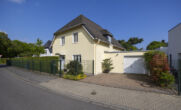 Freistehendes Einfamilienhaus mit Terrasse und beheiztem Wintergarten in beliebter Lage von Meerbusch-Büderich! - Außenansicht