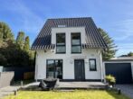 Exklusives, freistehendes Einfamilienhaus mit hochwertiger Einbauküche in Meerbusch-Büderich! - Frontansicht