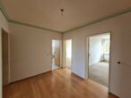 Helle 3-Zimmer-Eigentumswohnung mit Loggia zentral gelegen in Neuss-Erfttal - Diele