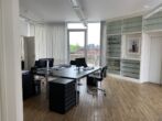 Über den Dächern von Büderich! Großzügiges Büro im Office-Park-Büderich - Empfangsbereich mit Aufzug und Zugang zur Dachterrasse