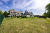 Eine beeindruckende Lage! Immobilien-Ensemble mit unverbaubarem Feldblick gegenüber dem Gut Dyckhof - Immobilien-Ensemble Rückansicht