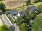 Eine beeindruckende Lage! Immobilien-Ensemble mit unverbaubarem Feldblick gegenüber dem Gut Dyckhof - Immobilien-Ensemble von Oben