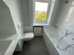 Traumhafte Maisonettewohnung in Grünlage Nähe Dorfstraße - Wannenbad mit Tageslicht
