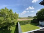 Traumhafte Maisonettewohnung in Grünlage Nähe Dorfstraße - Ausblick Balkon 2 im Sommer