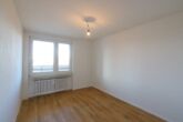 Moderne 3-Zimmer-Wohnung mit zwei Balkonen und Aufzug in Düsseldorf-Niederkassel! - Elternschlafzimmer