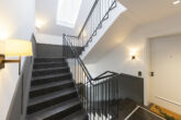 Luxuriöse, neuwertige 5-Zi. Whg. mit 2 Terrassen, Aufzug und 2 Stellplätzen im Herzen von Oberkassel - Treppenhaus 4. OG