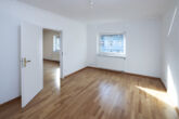 Stilvolle 3-Zimmer-Altbauwohnung mit Balkon und EBK in bevorzugter Lage von D-Pempelfort - Schlafzimmer Ansicht 2
