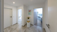 Eine Immobilie mit einer klaren Linie - Modernisierte Villa in bester Lage von Alt-Meererbusch - Flur OG