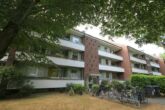 Renovierte 3-Zimmer-Wohnung im Hochparterre mit zwei Balkonen und Blick ins Grüne! - Hausansicht