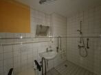 Helle 3-Zimmer-Eigentumswohnung mit Loggia zentral gelegen in Neuss-Erfttal - innenliegendes Duschbad